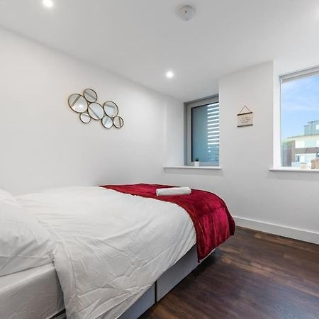 Sleep 7 20 Mins From London Waterloo Bp8 Apartman Kültér fotó