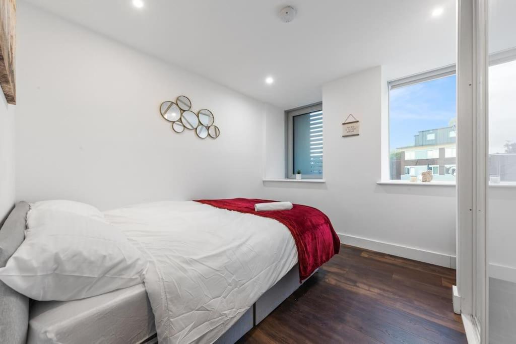 Sleep 7 20 Mins From London Waterloo Bp8 Apartman Kültér fotó