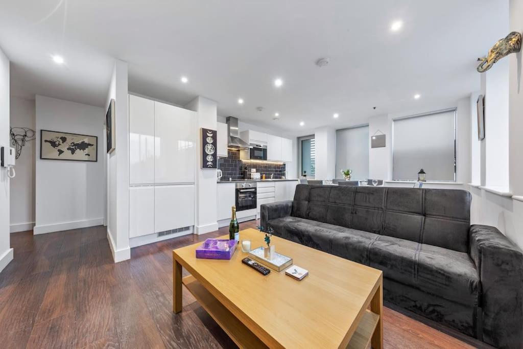 Sleep 7 20 Mins From London Waterloo Bp8 Apartman Kültér fotó