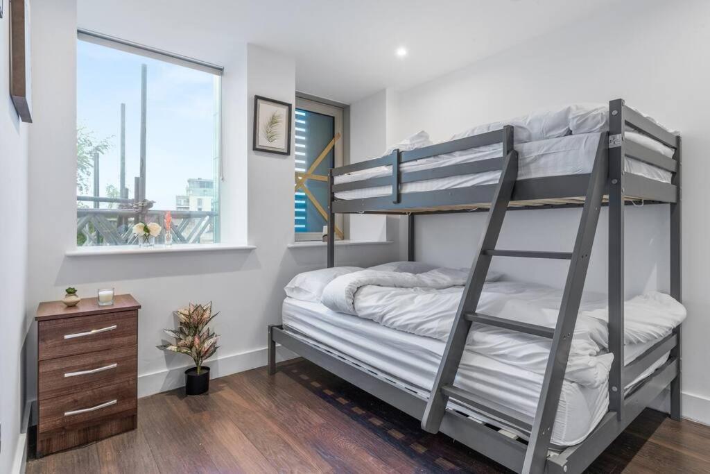 Sleep 7 20 Mins From London Waterloo Bp8 Apartman Kültér fotó